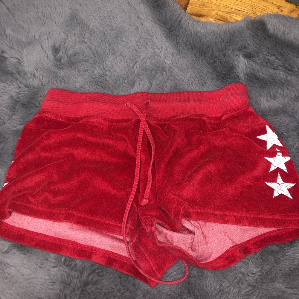 Red hard tails size XL
